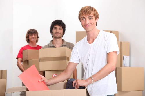Screen-reader compatible removal van service content in West Kensington